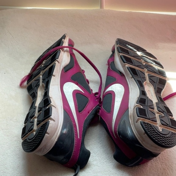 Nike Women's Athletic Shoes in Pink and Gray - Picture 7 of 7